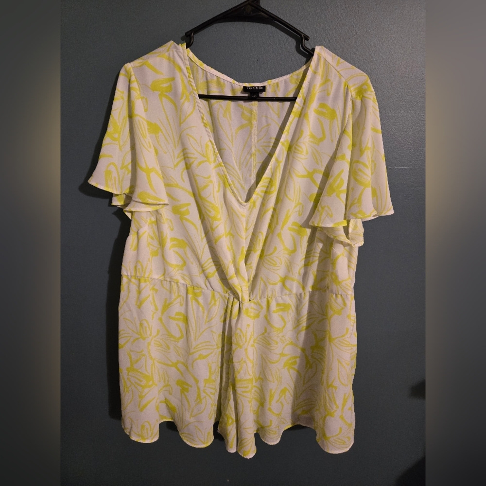 Tirrid Georgette Twist Surplice Flutter Sleeve Blouse Size 2 Lime Green